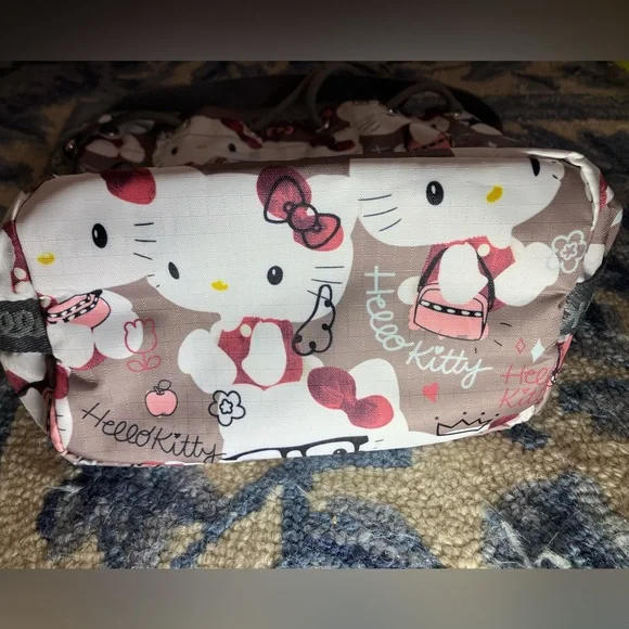 LeSportsac Hello Kitty Bucket Bag - Picture 5 of 5
